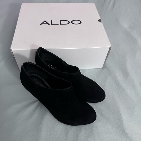 Women’s black Aldo suede shoes size US 8 - Picture 4 of 9